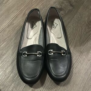 Women’s close toed flats shoes 8